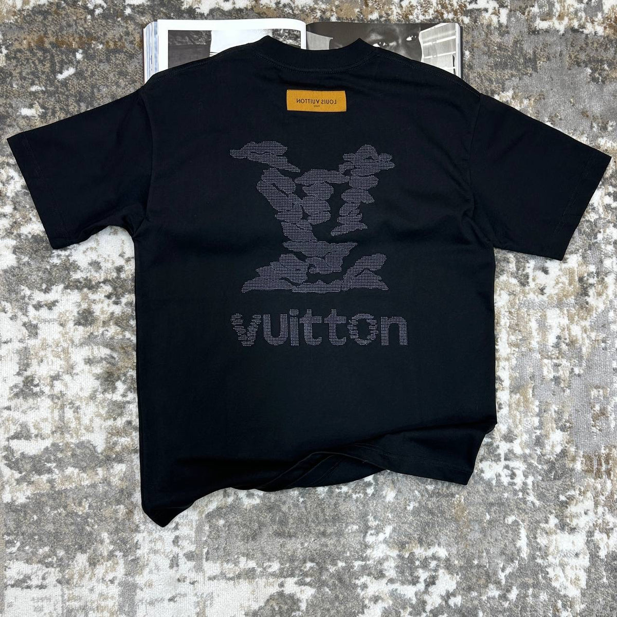LUOS-VUTON EMBROIDERY TSHIRT-BLACK