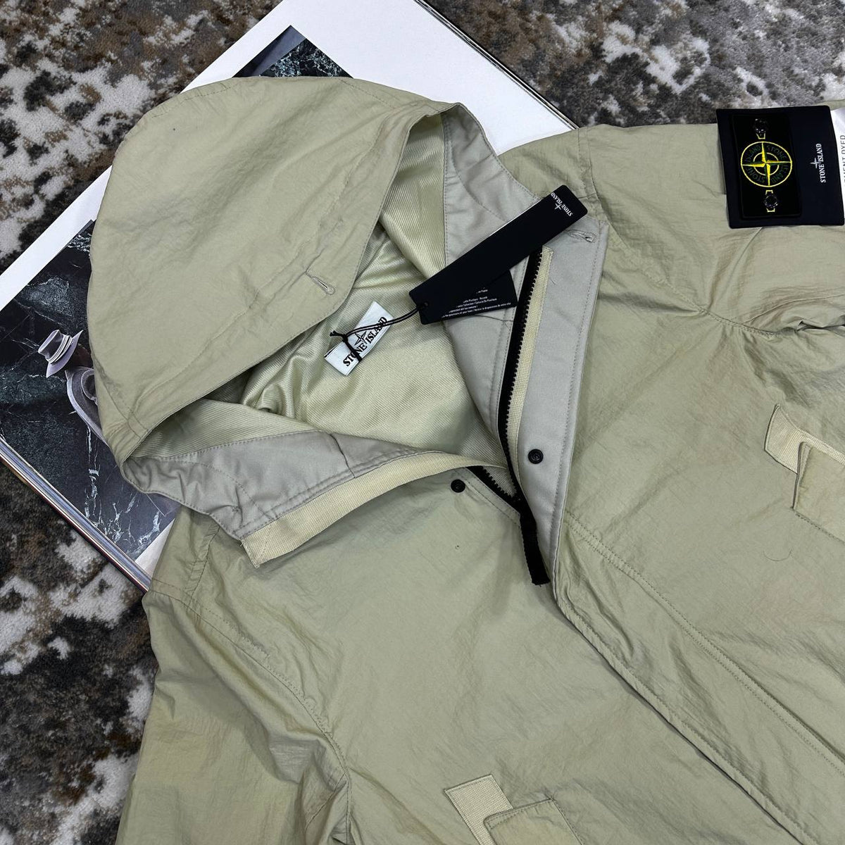 STNE COMPASS-BADGE JACKET-BEIGE