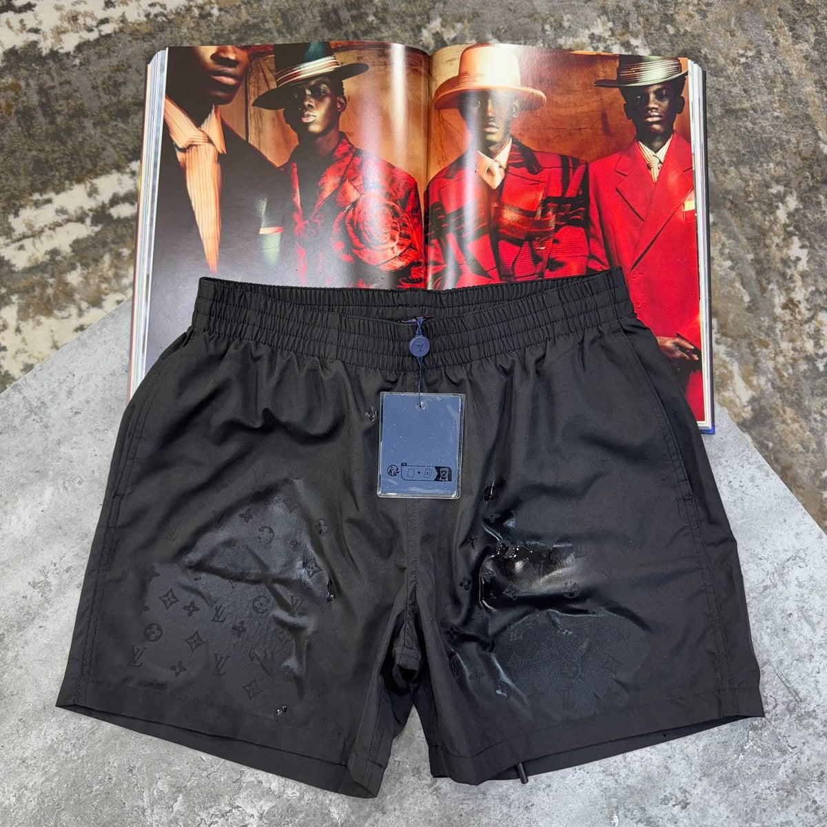 L.V WATER REACTIVE SWIM SHORT BLACK