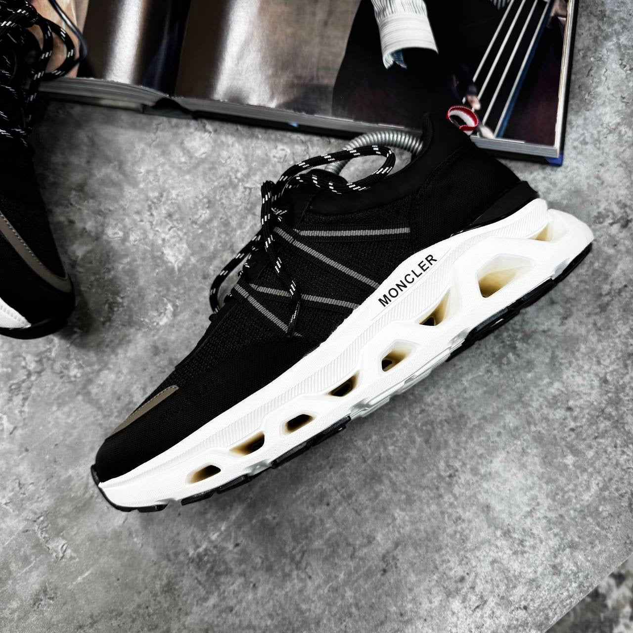 NCLR RUNNING TRAINERS BLACK/WHITE