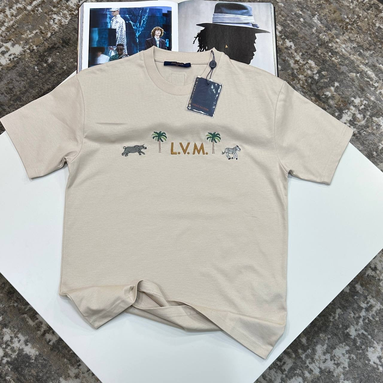 L.V TSHIRT-BEIGE
