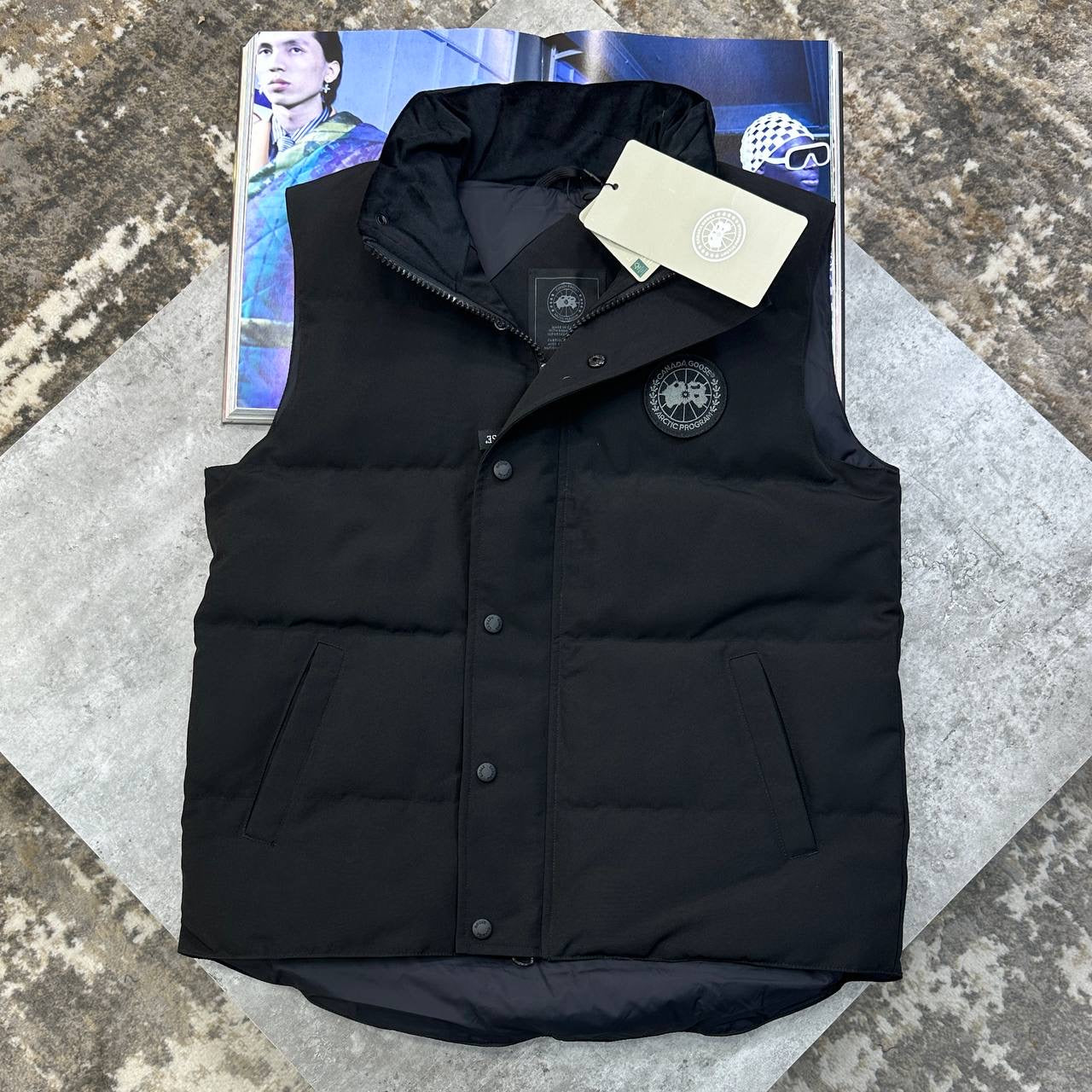 C.G BLACK BADGE BODYWARMER BLACK