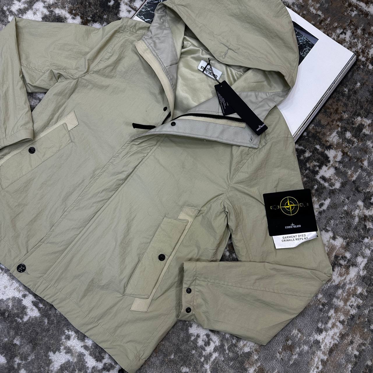 STNE COMPASS-BADGE JACKET-BEIGE
