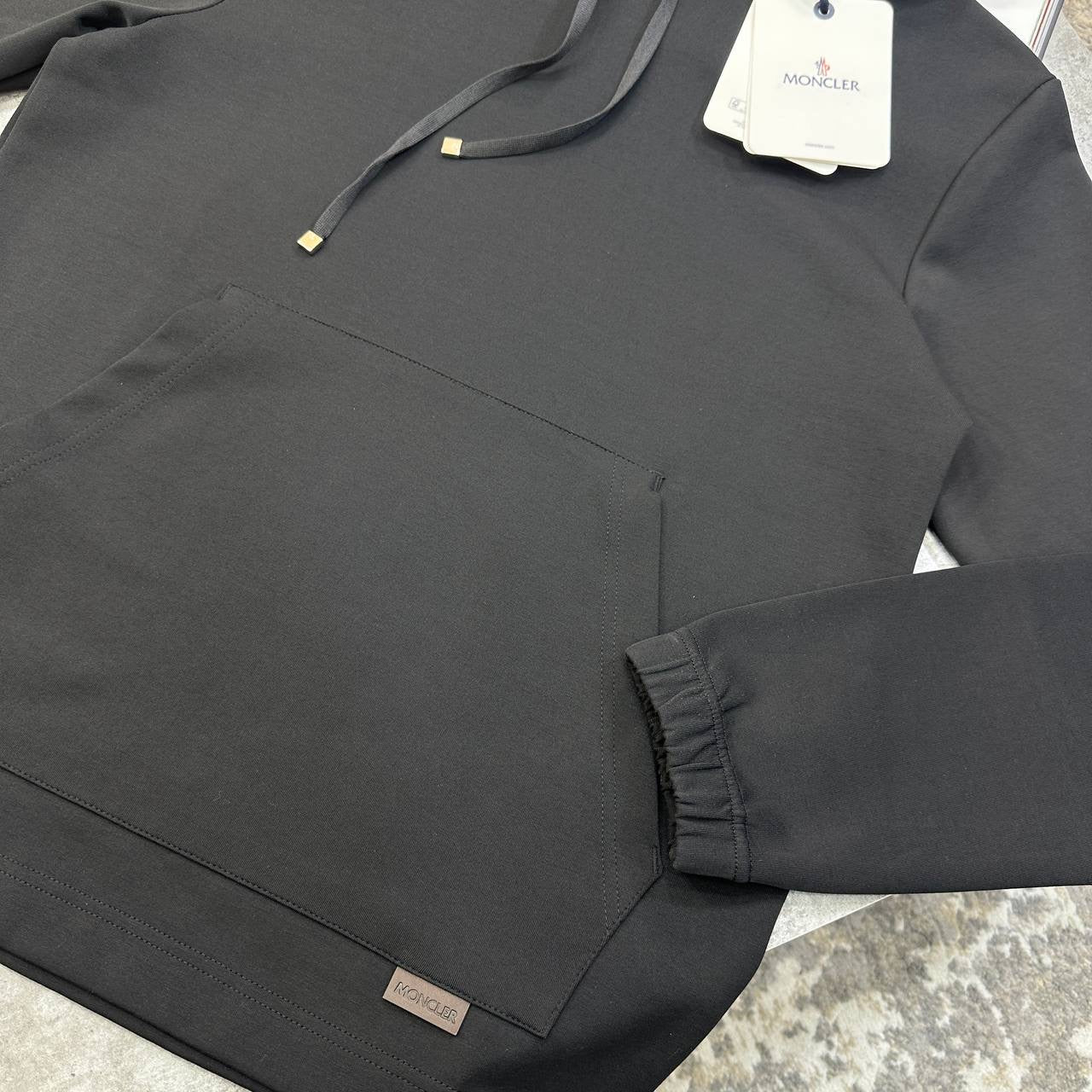 MNLR HOODIE SIDE BLACK BADGE BLACK