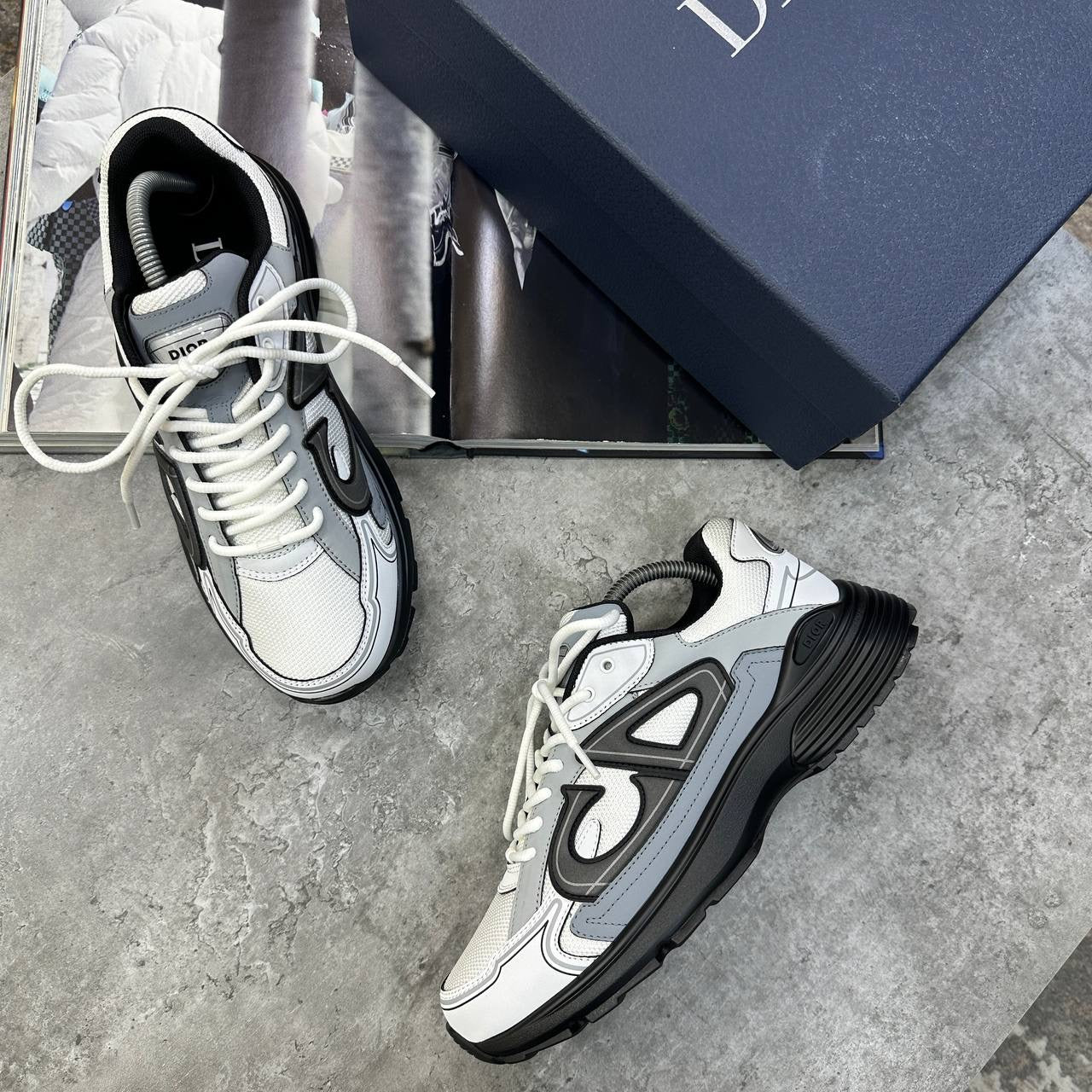 B-30 TRAINER WHITE/GREY