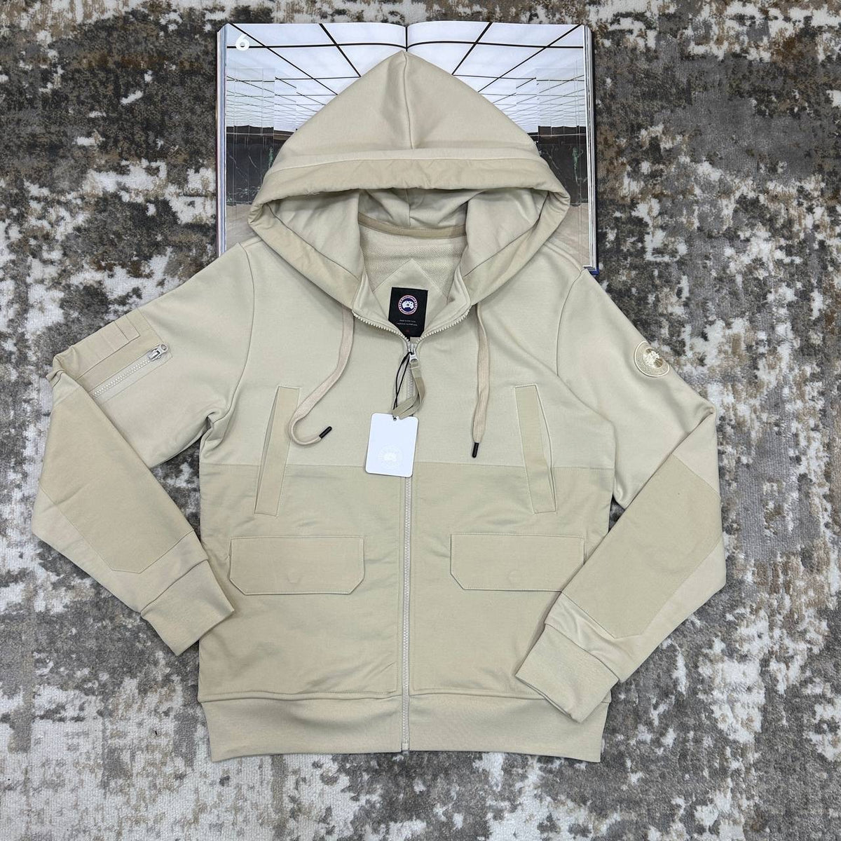 CNADA-GOOSE ZIP JACKET-BEIGE WITH BEIGE BADGE