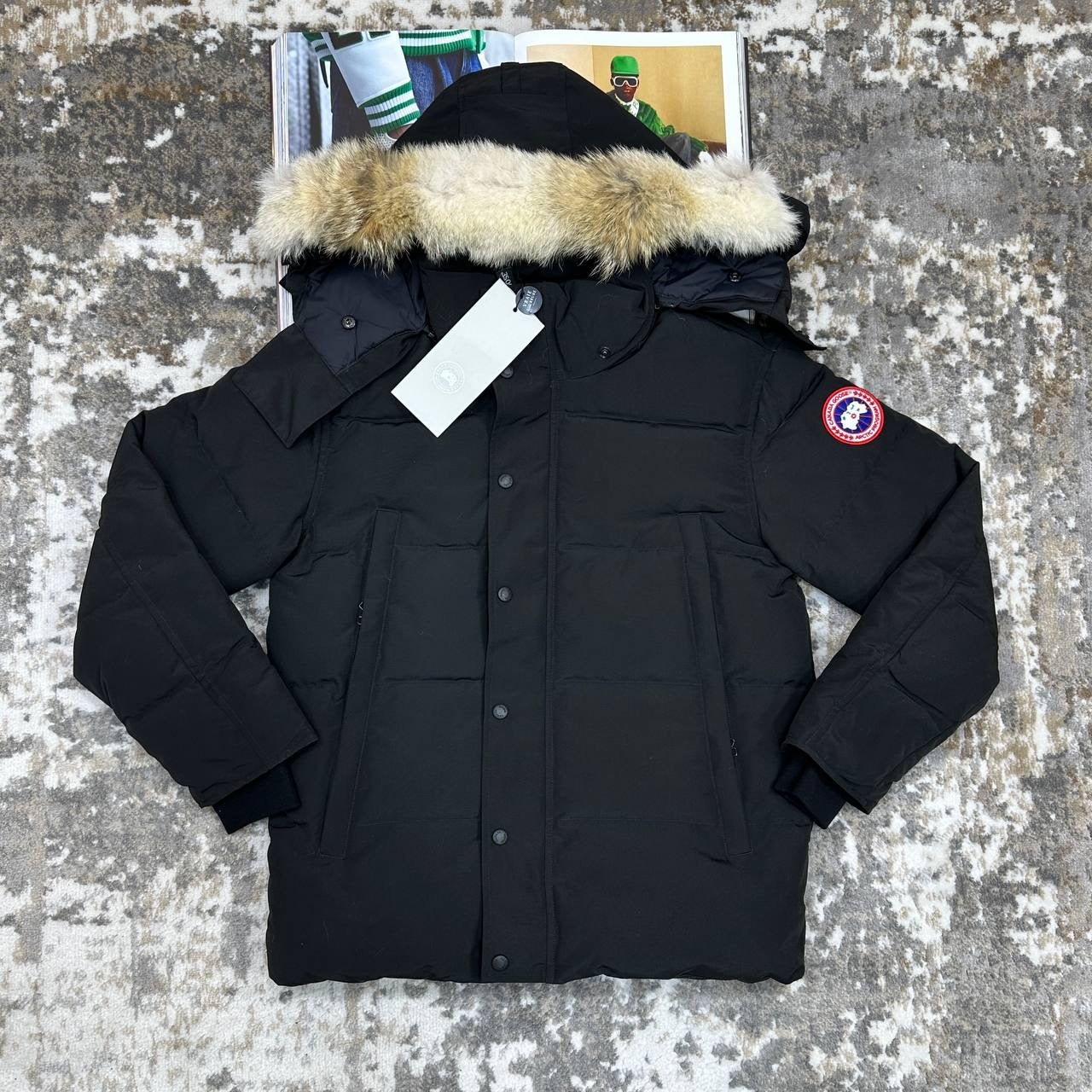 CANDA GOOSE WYNDHAM
WITH DUCK DOWN FUR - DARK GREY RED BADGE