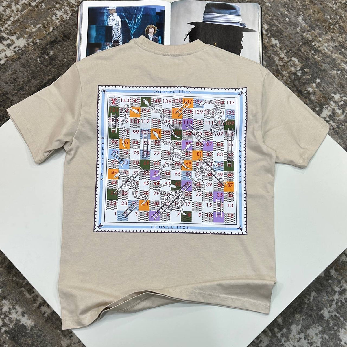 L.V BACK BIG SNAKE PRINTED TSHIRT-BEIGE