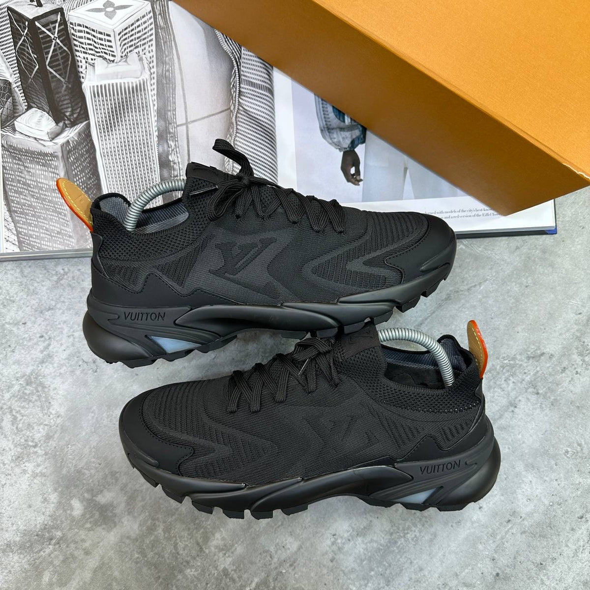 LVE TRAINER -ALL BLACK