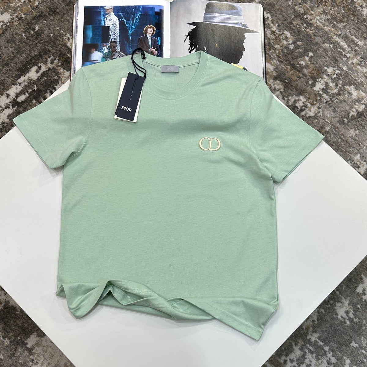 CD TSHIRT-LIGHT GREEN
