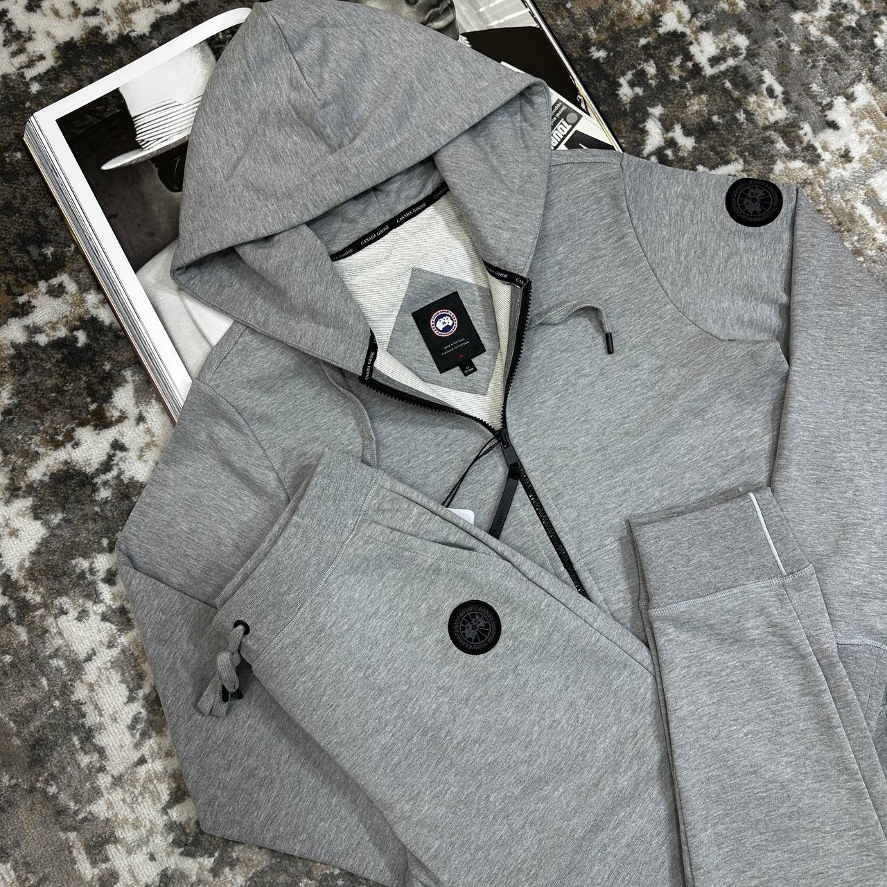 CNDA GOOSE TRACKSUIT-GREY BLACK BADGE