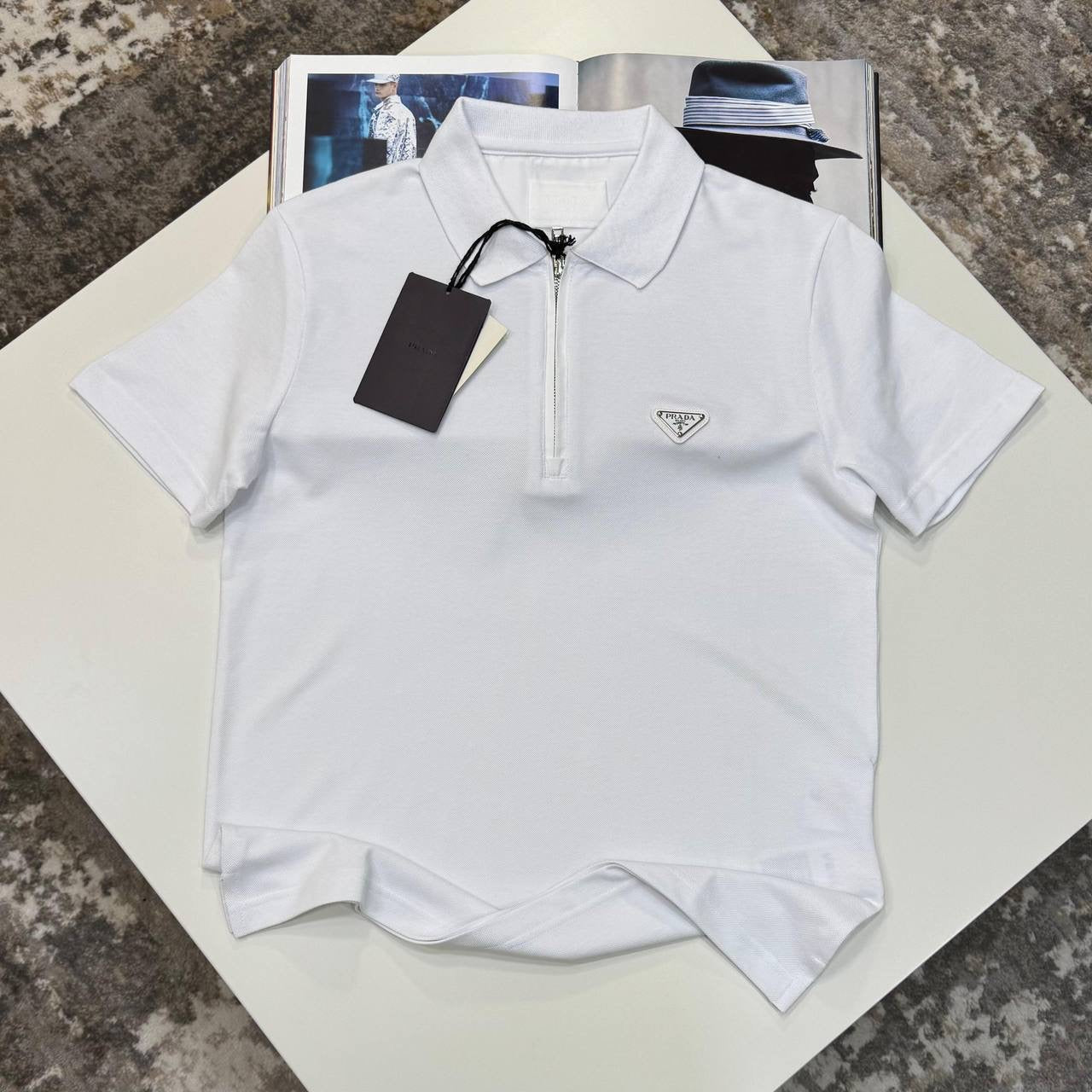 RADA FRONT METAL BADGE POLO- WHITE