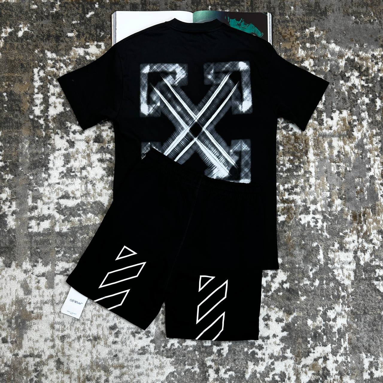OF-WHITE SHORT SET BLACK