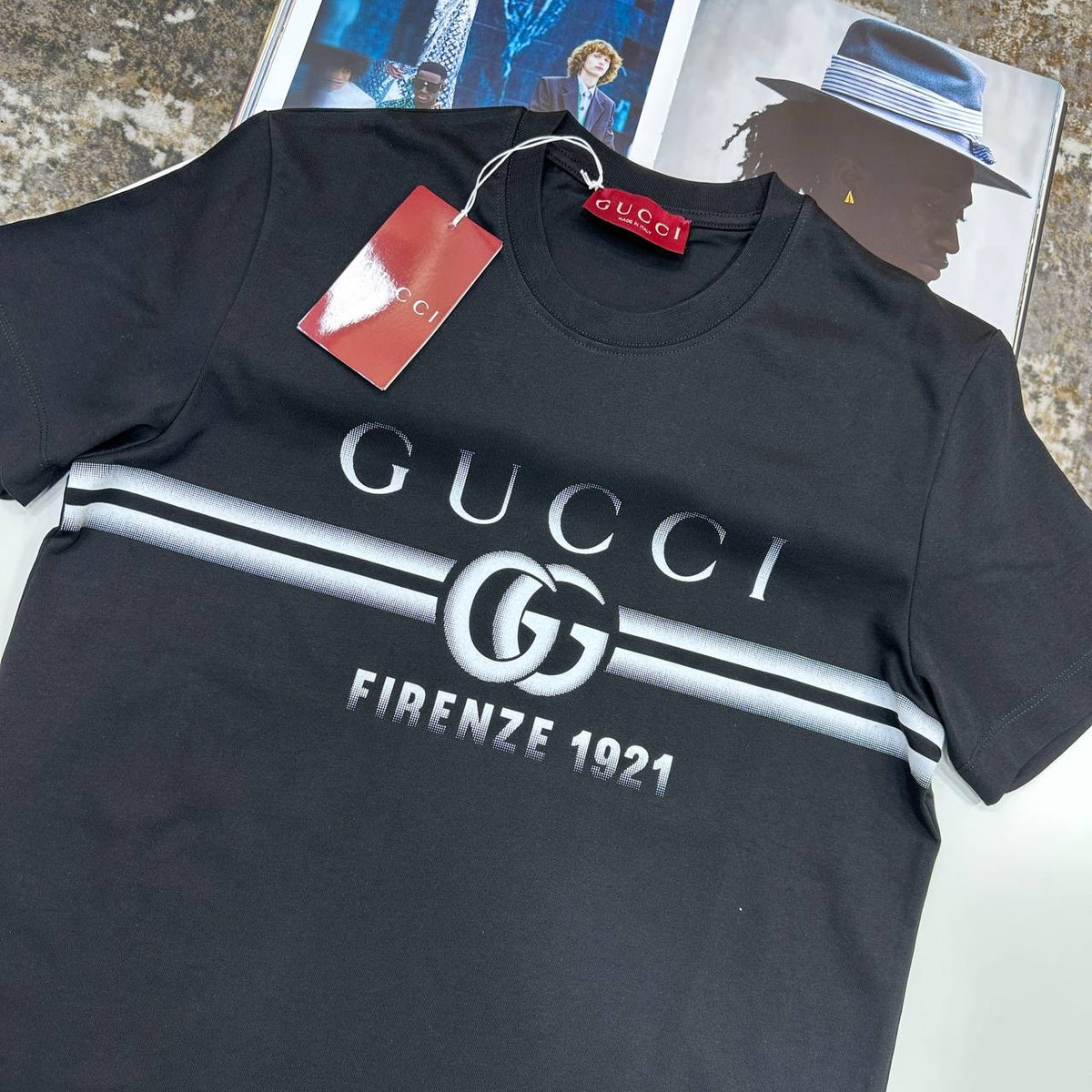 GUCI FRONT PRINT TSHIRT-BLACK