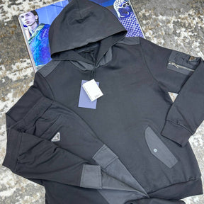 PRDA TRACKSUIT METAL BADGE BLACK