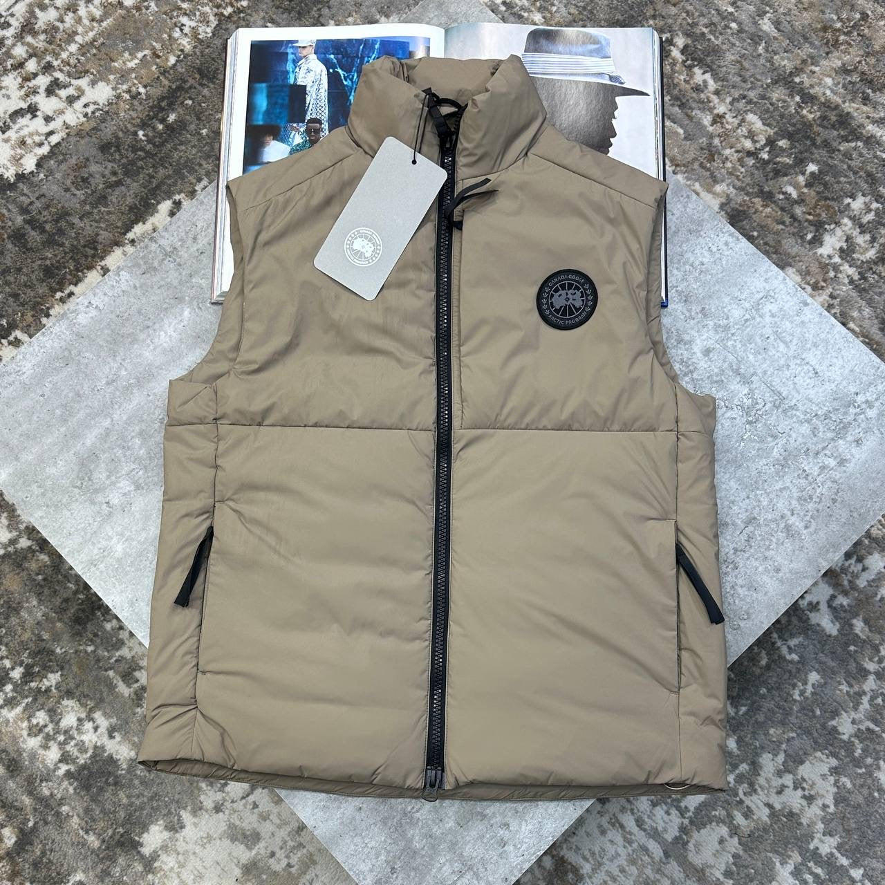 C.G BODYWARMER BLACK BADGE BEIGE