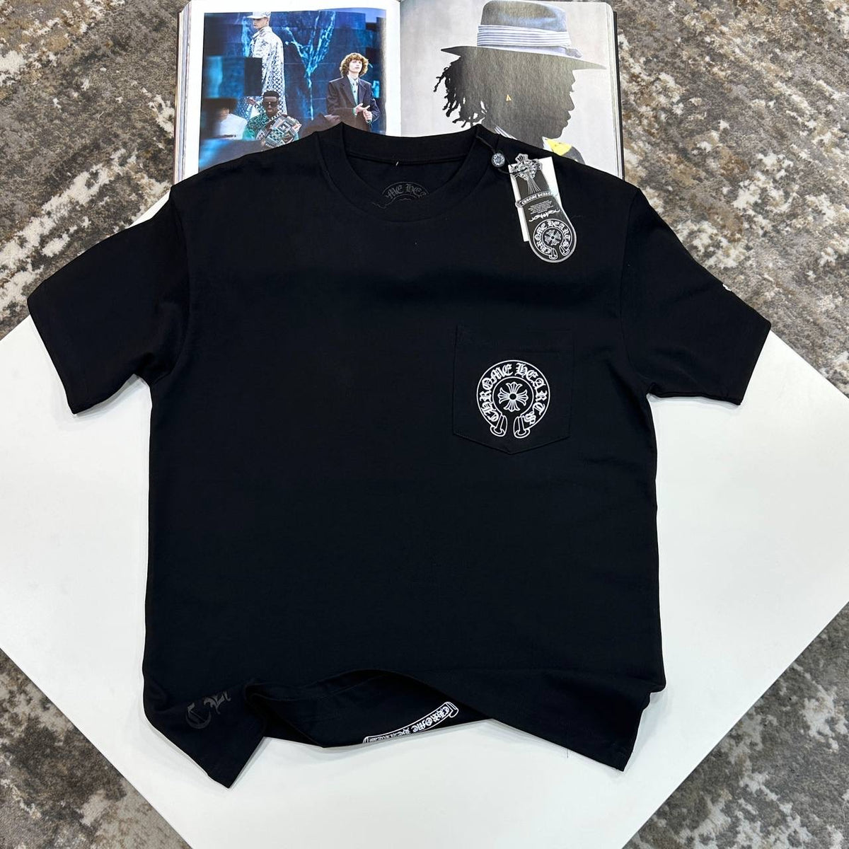 CHRM-HEART BLACK/WHITE