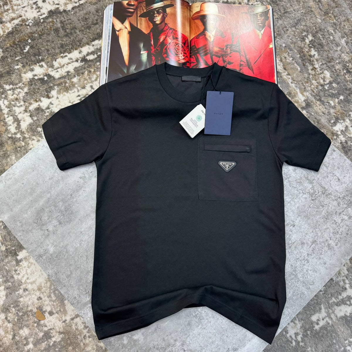 RADA FRONT POCKET T-SHIRT BLACK