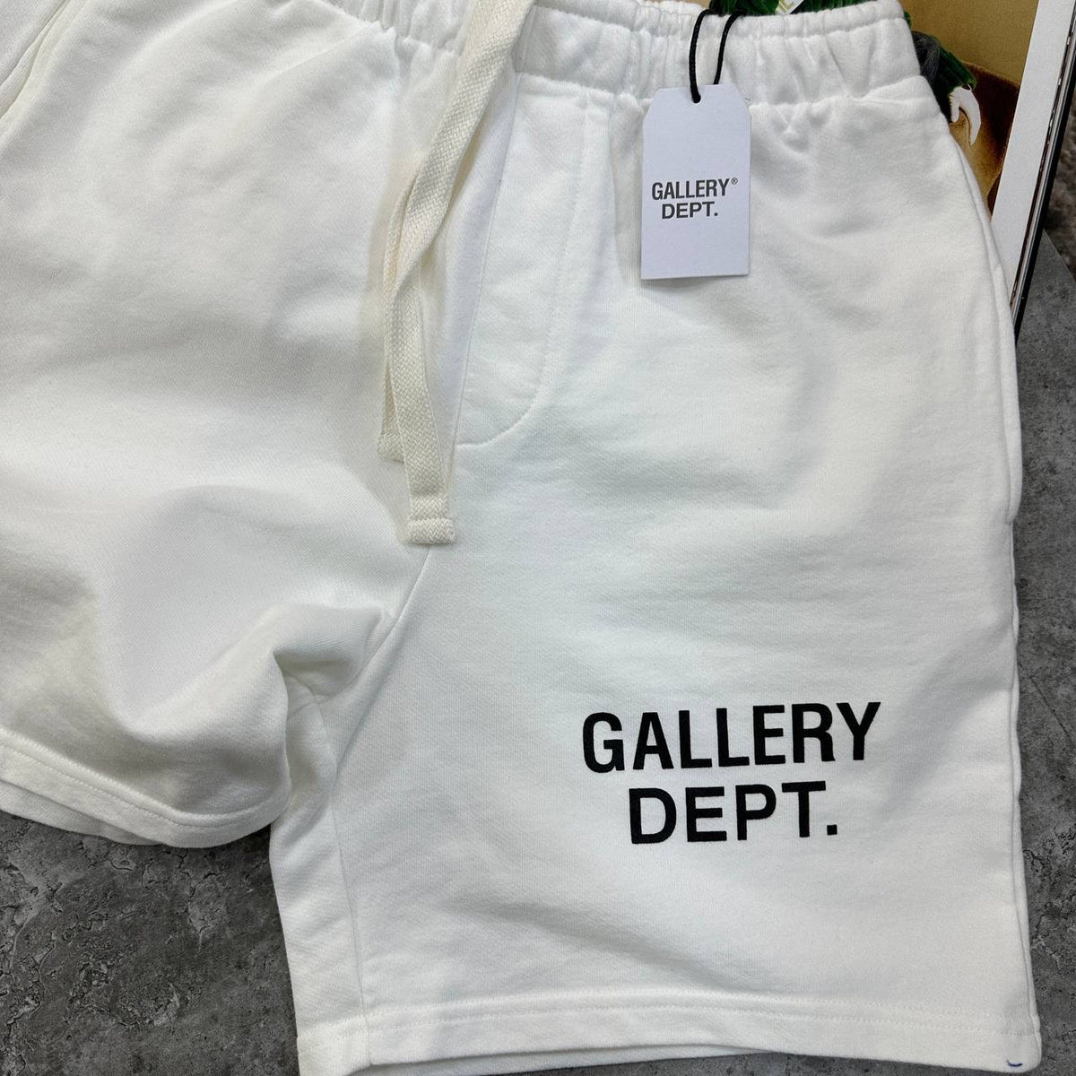 GLRY SHORTS WHITE