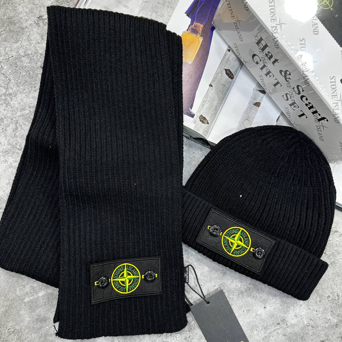 STNE HAT AND SCARF BLACK WITH BOX