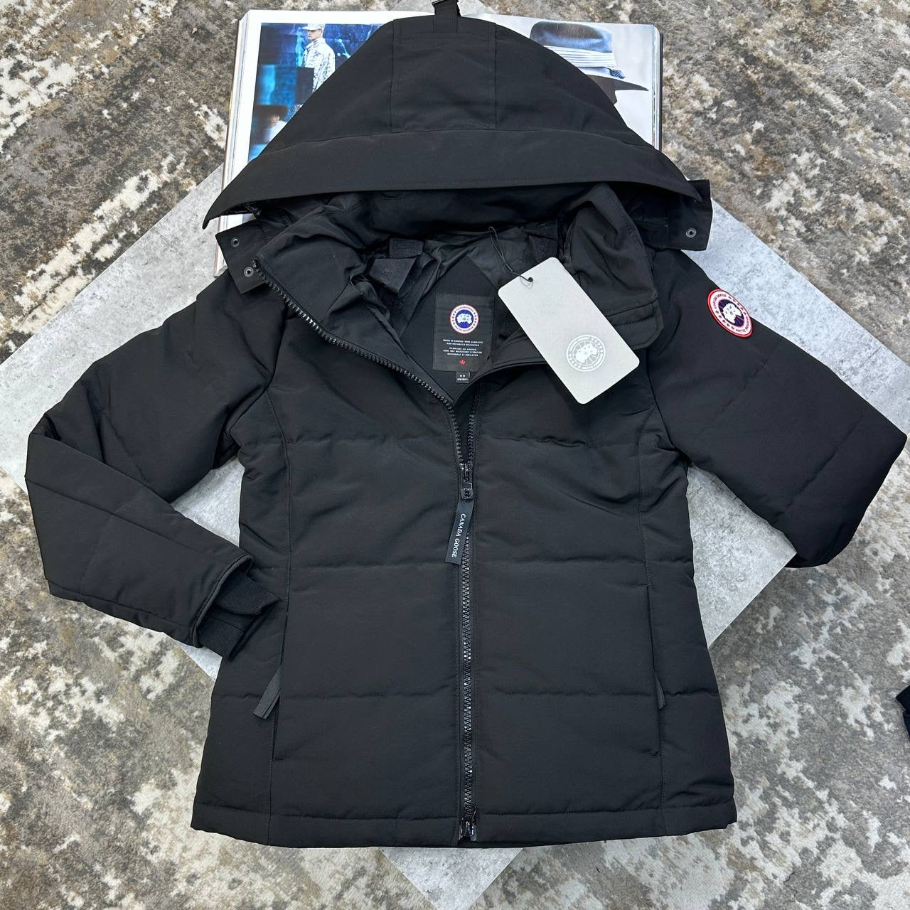 C.G RED BADGE CHELSEA PARKA JACKET-BLACK
