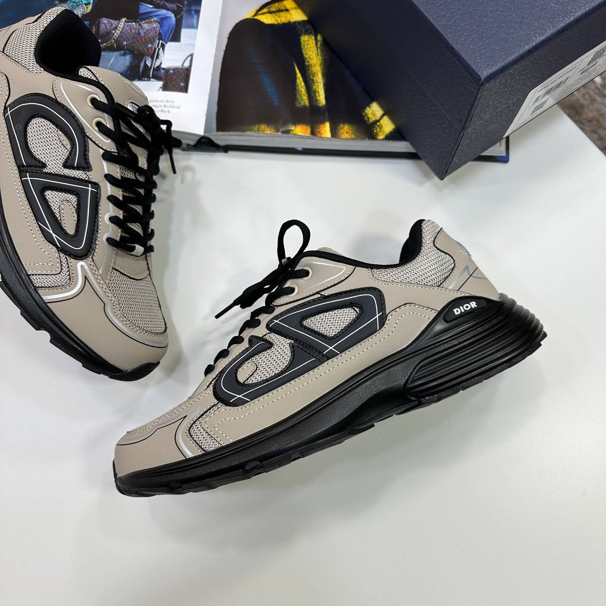 B30 TRAINER-LIGHTBROWN/BLACK