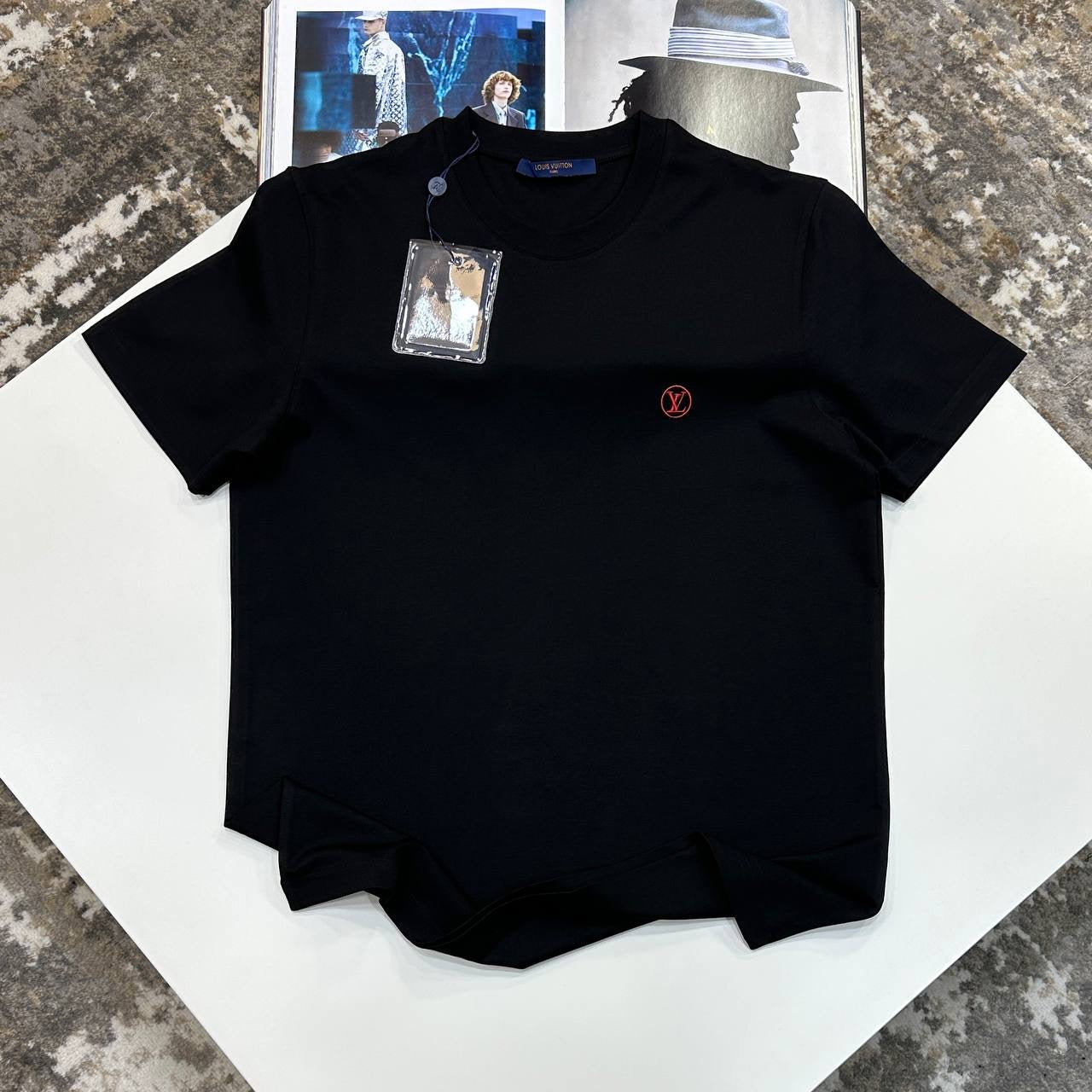 L.V TSHIRT-BLACK