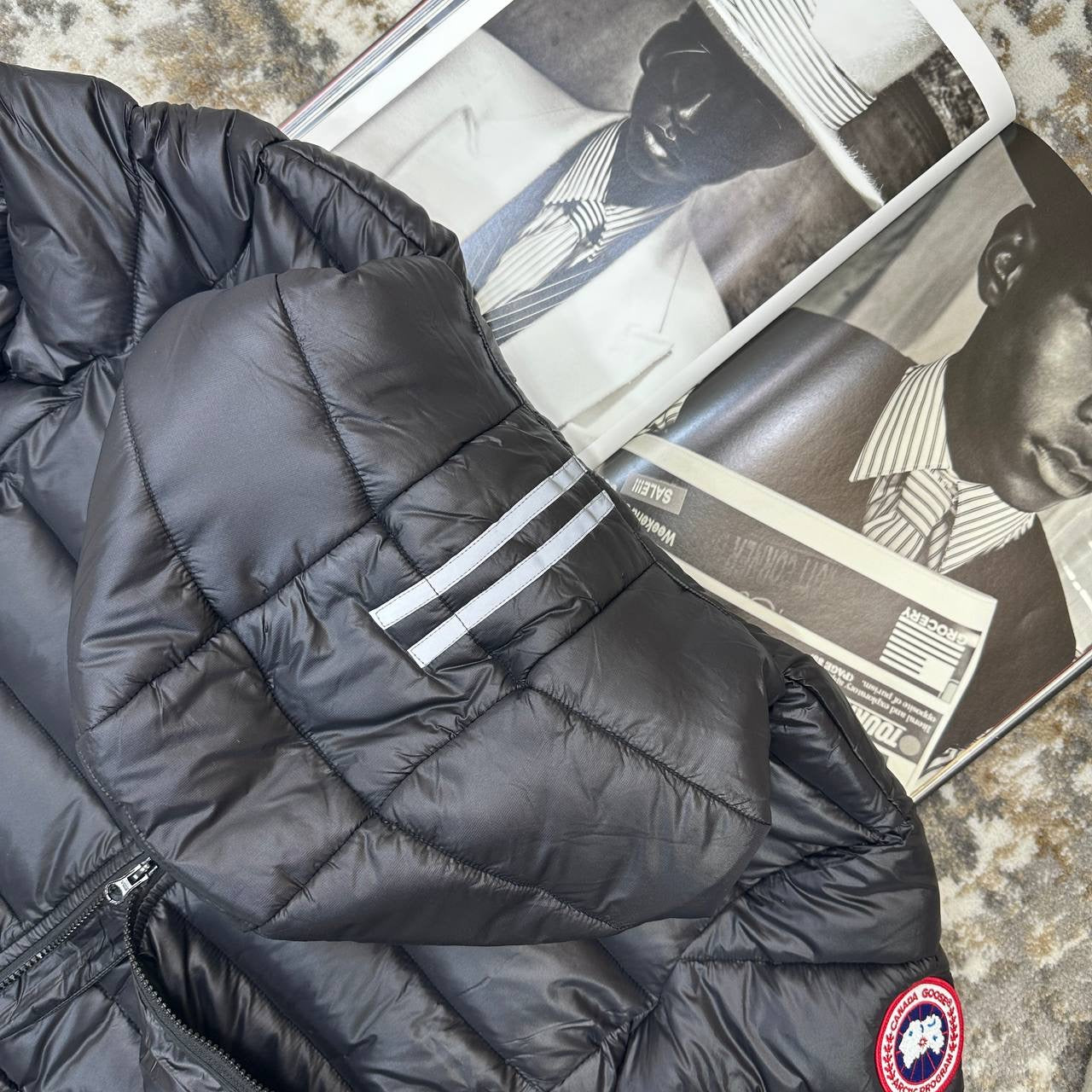 CNADA-GOOSE ZIP CROFTON JACKET-BLACK WITH RED BADGE