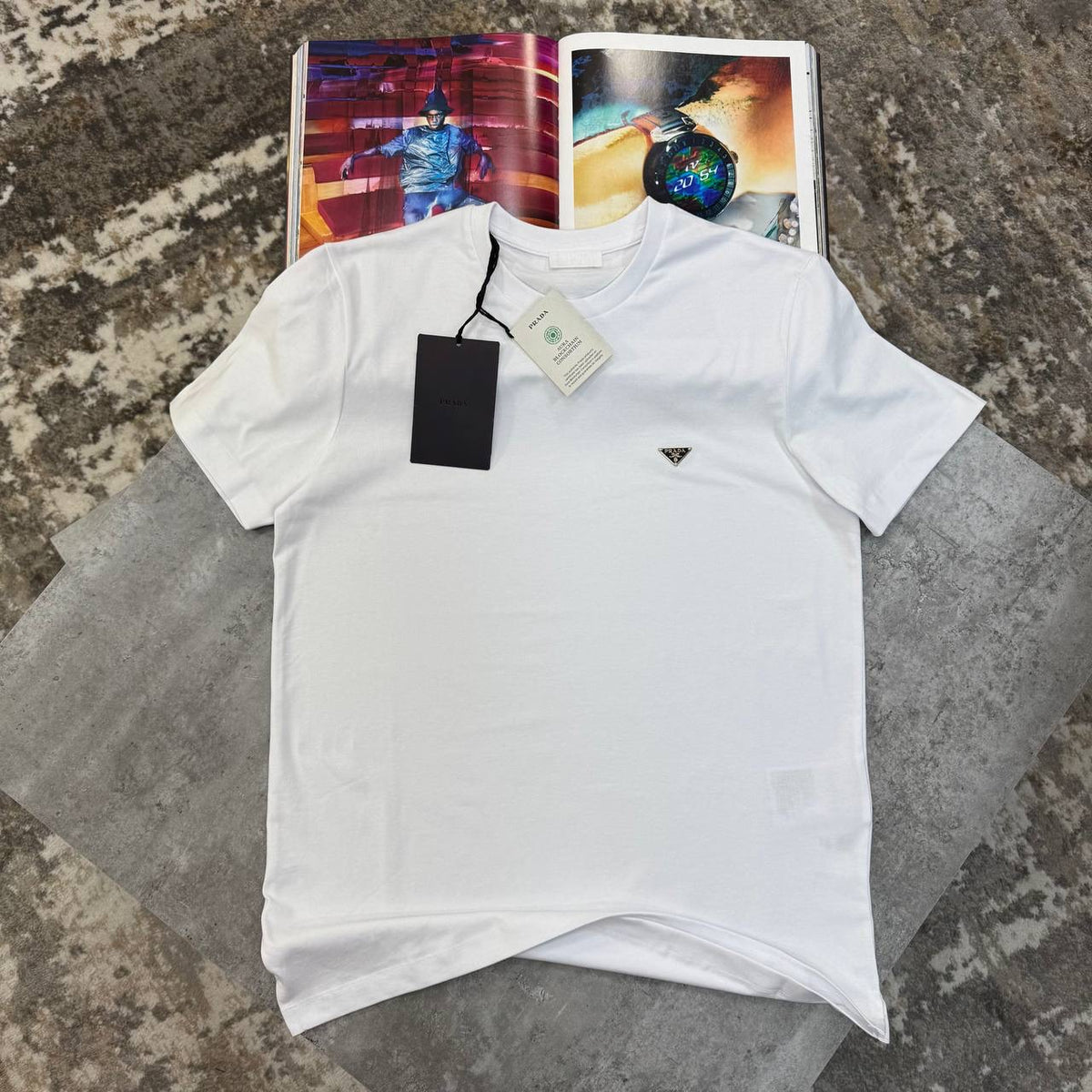 PRDA FRONT METAL BADGE TSHIRT- WHITE