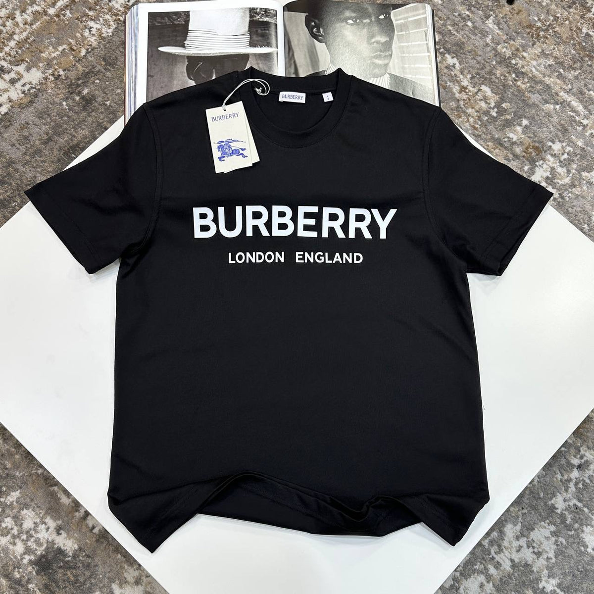 BURBERY LNDON FRONT LOGO TSHIRT-BLACK