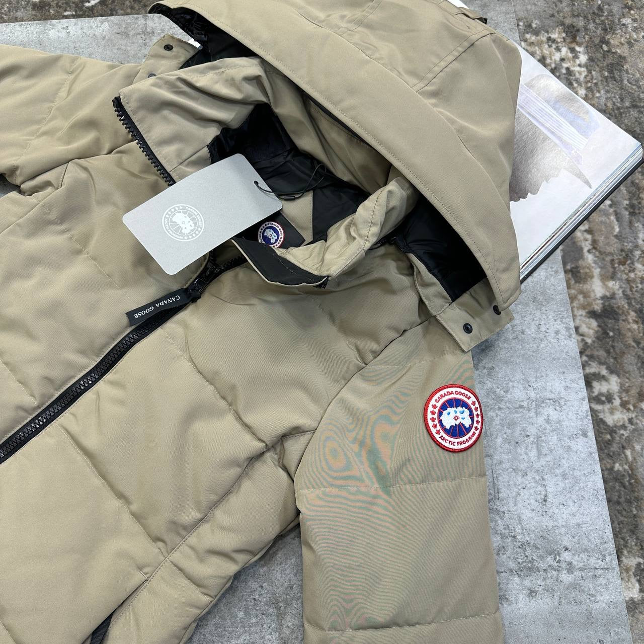 C.G RED BADGE CHELSEA PARKA JACKET-BEIGE