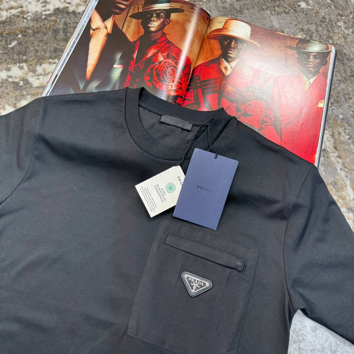 RADA FRONT POCKET T-SHIRT BLACK