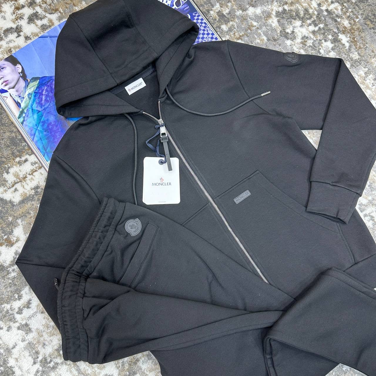 MNLCR TRACKSUIT WITH BLACK BADGE BLACK