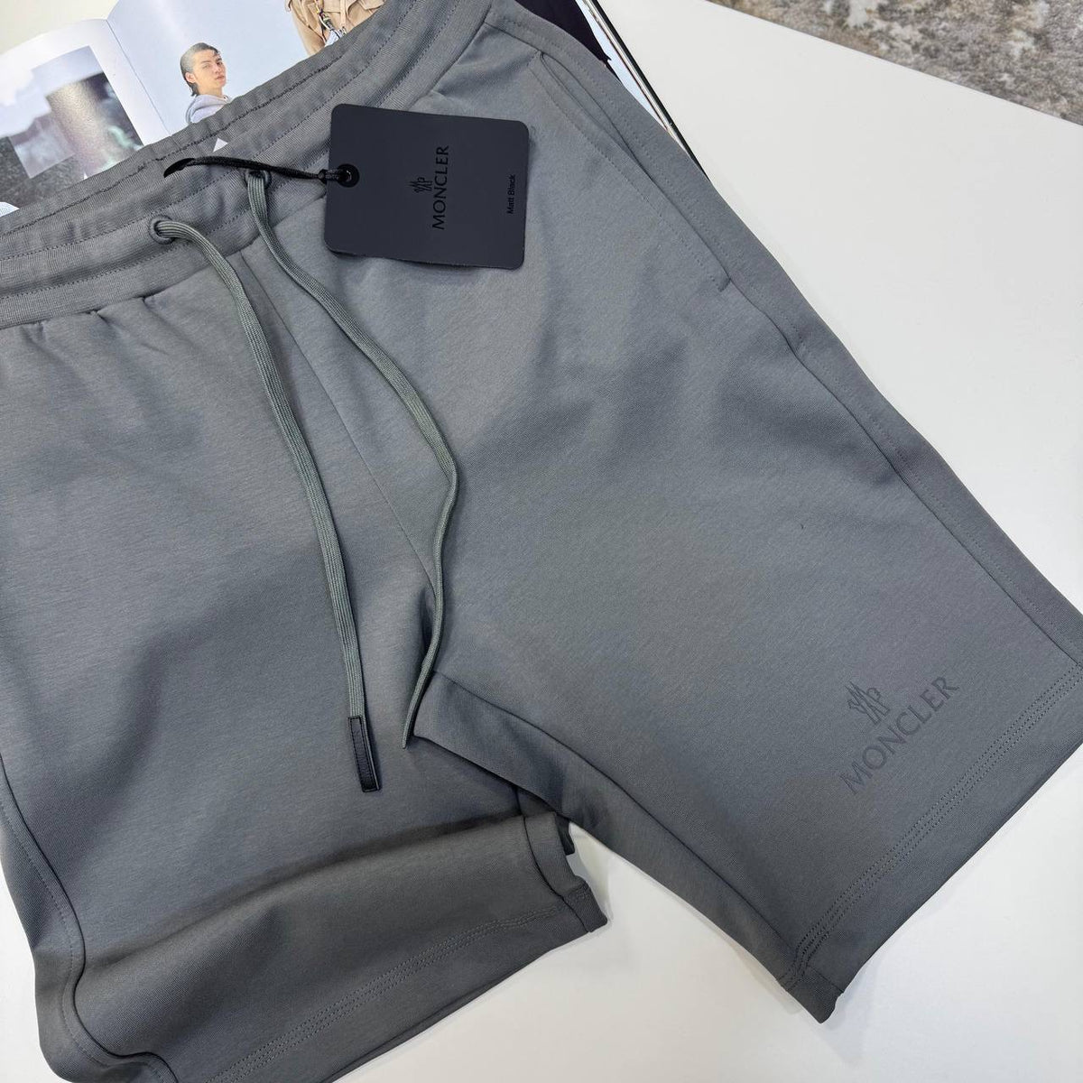 NCLR SHORT GREY