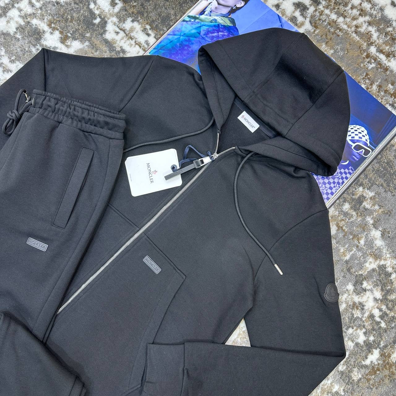 MNLCR TRACKSUIT WITH BLACK BADGE BLACK