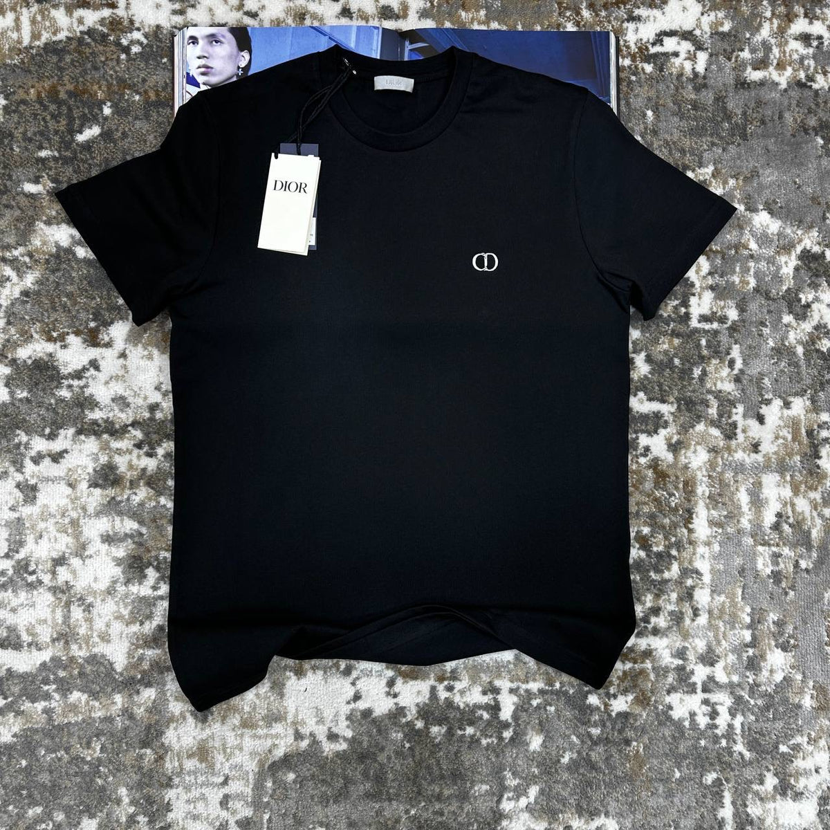 CHRISTN DOR SMALL BADGE TSHIRT-BLACK