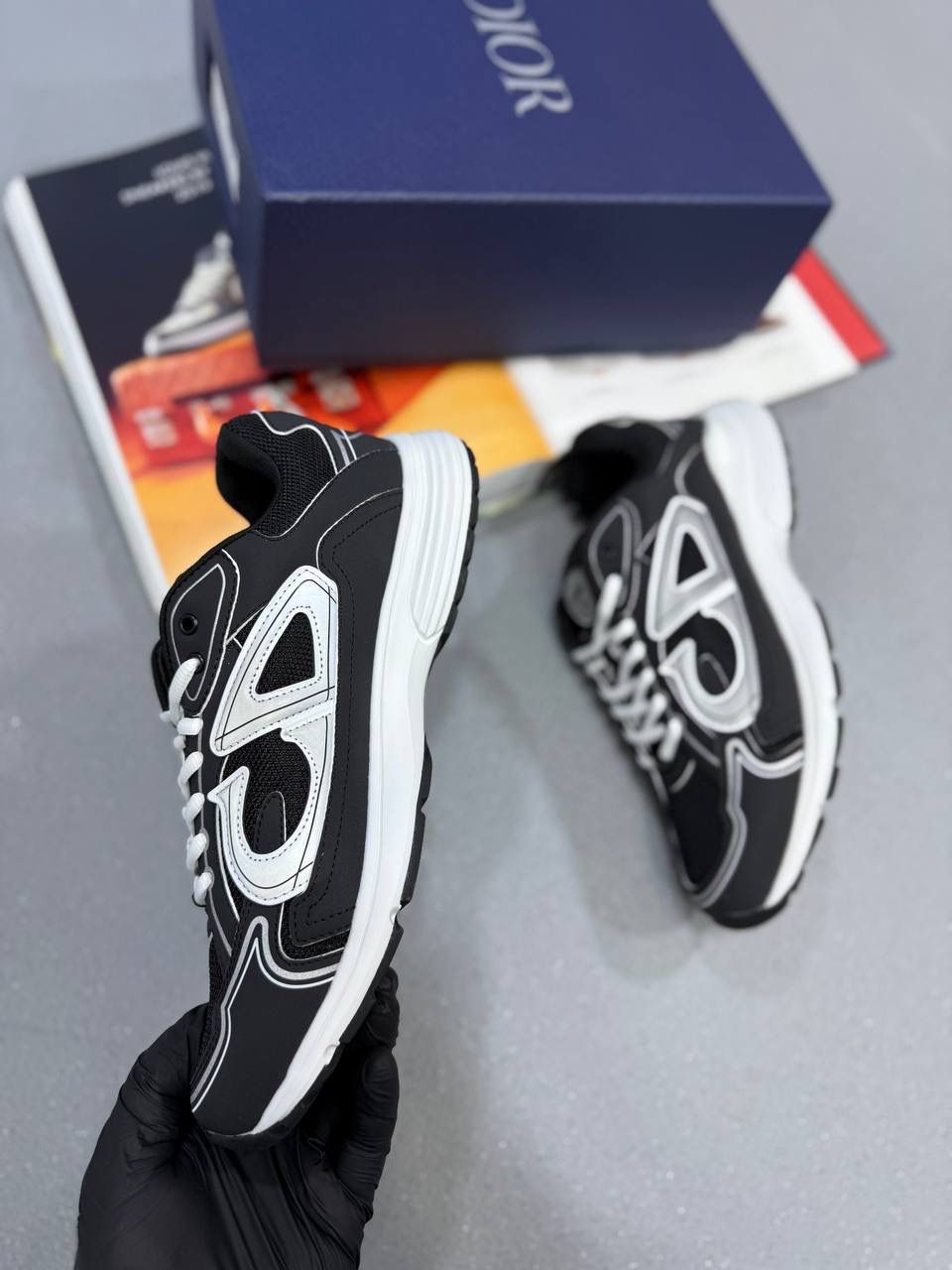 B30 TRAINER-BLACK / WHITE