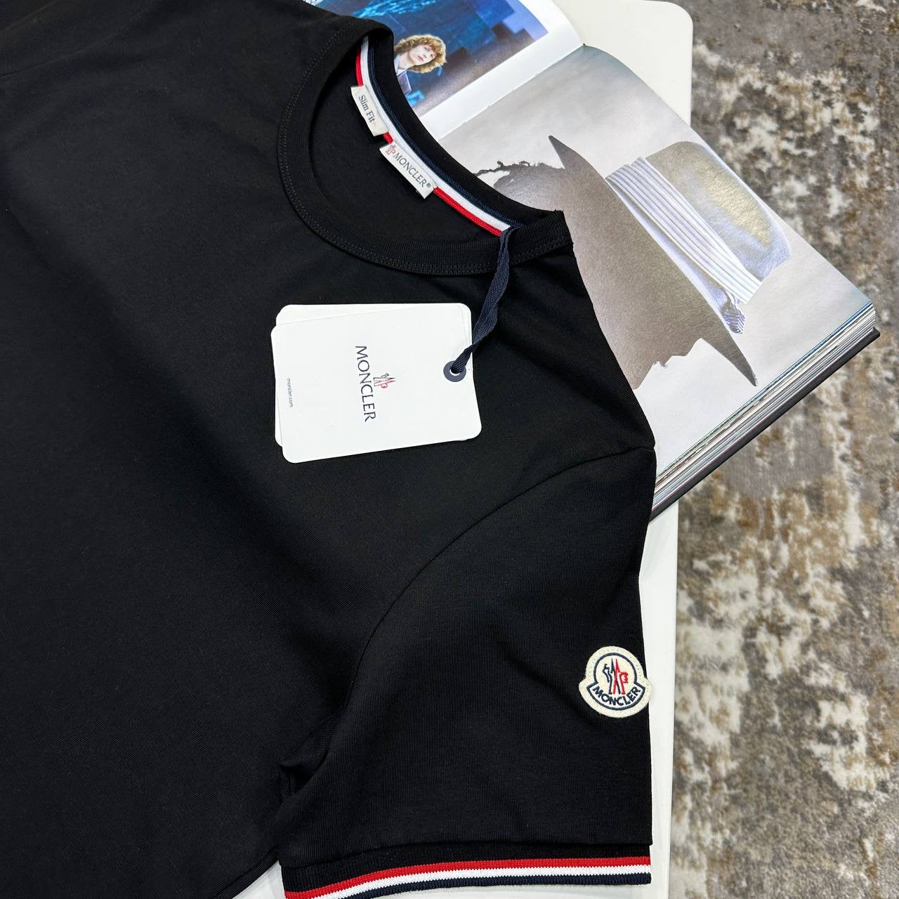 MNLR SIDE BADGE TSHIRT-BLACK