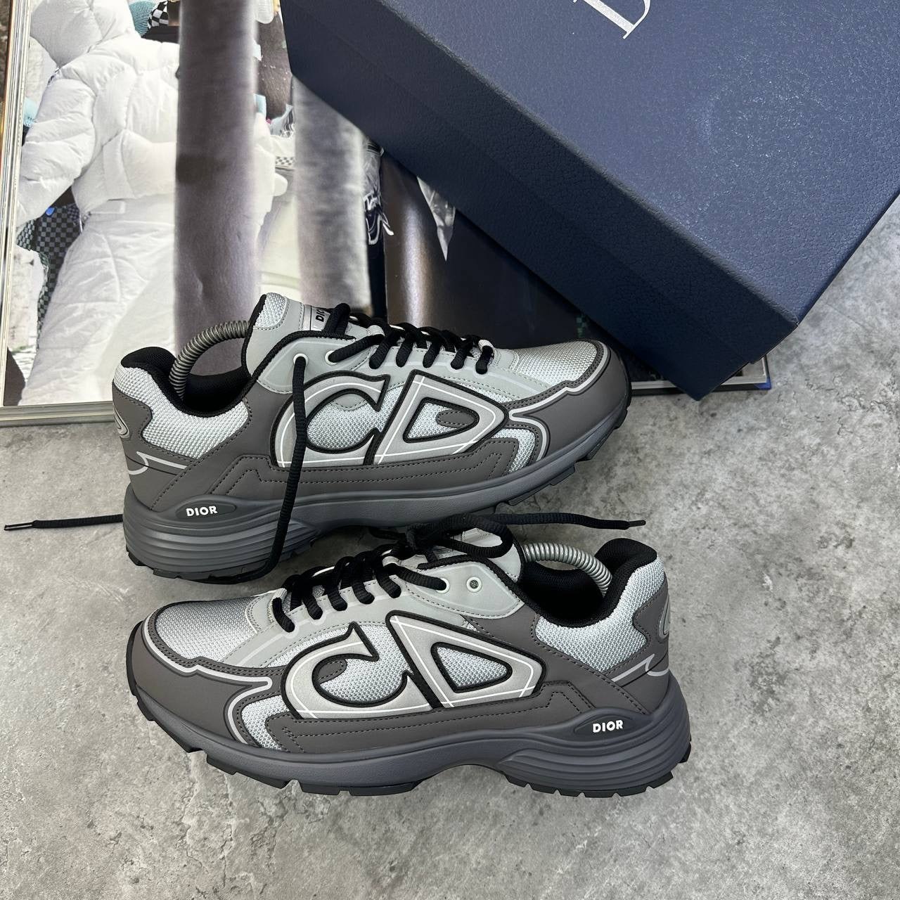 B-30 TRAINER ALL GREY