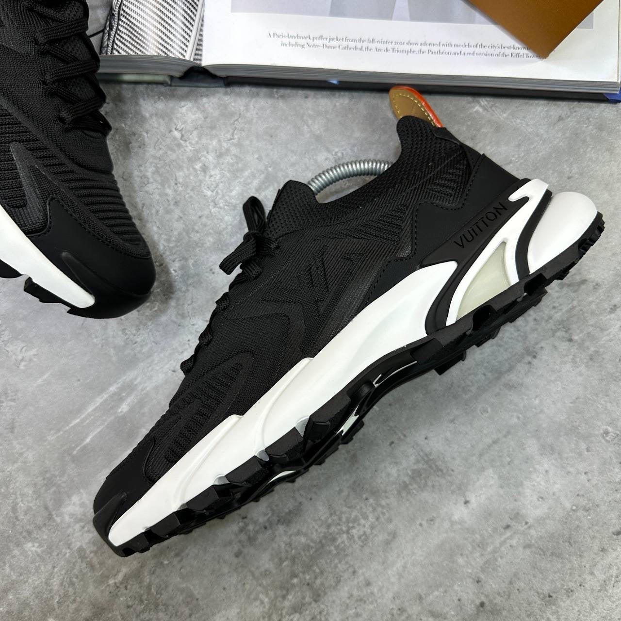 LVE TRAINER - BLACK/WHITE