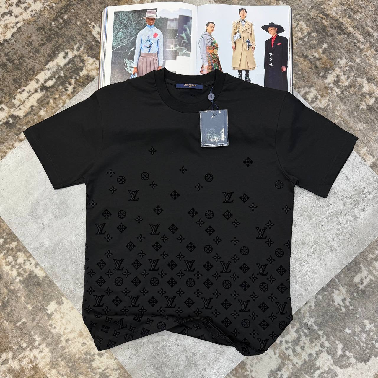 LV TSHIRT BLACK