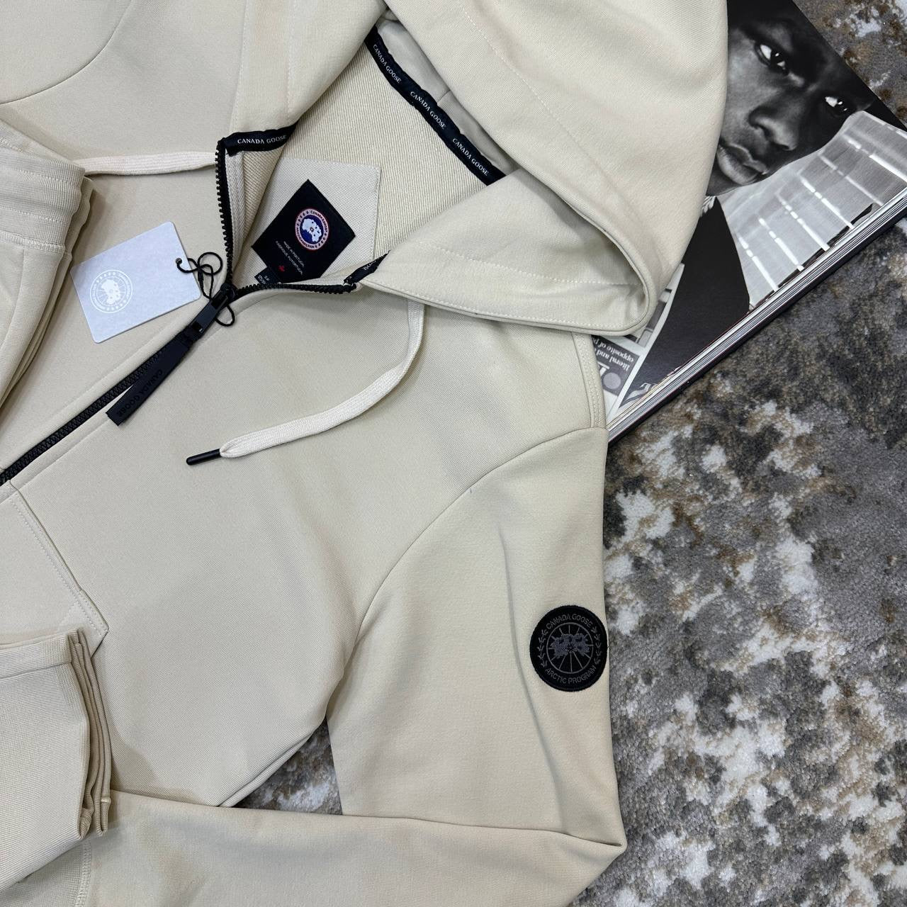 CANDA GOOSE TRACKSUIT BEIGE WITH BLACK BADGE