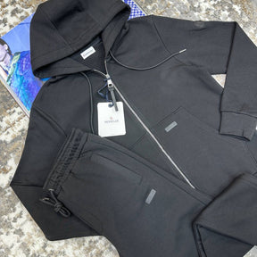 MNLCR TRACKSUIT WITH BLACK BADGE BLACK