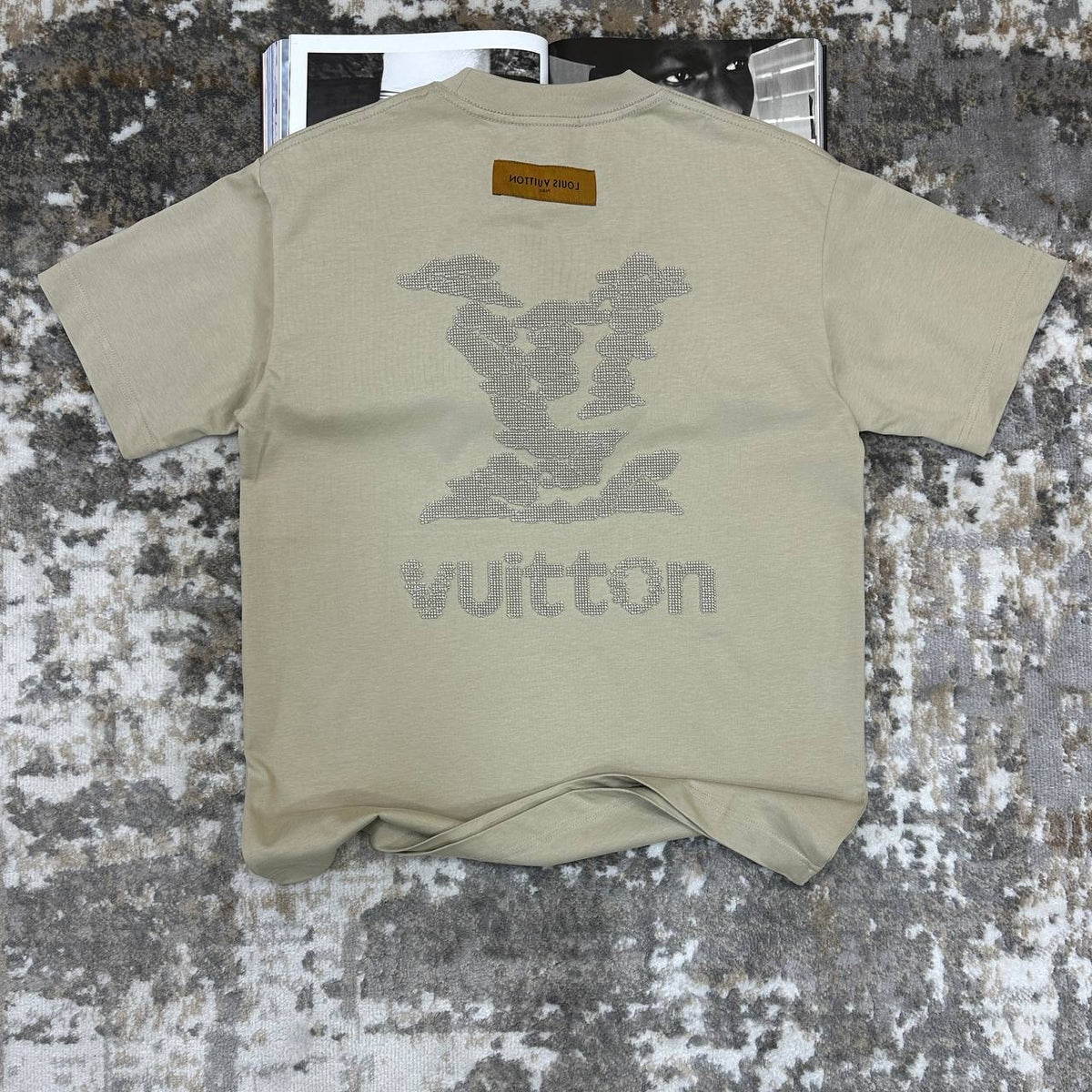 LUOS-VUTON EMBROIDERY TSHIRT-BEIGE
