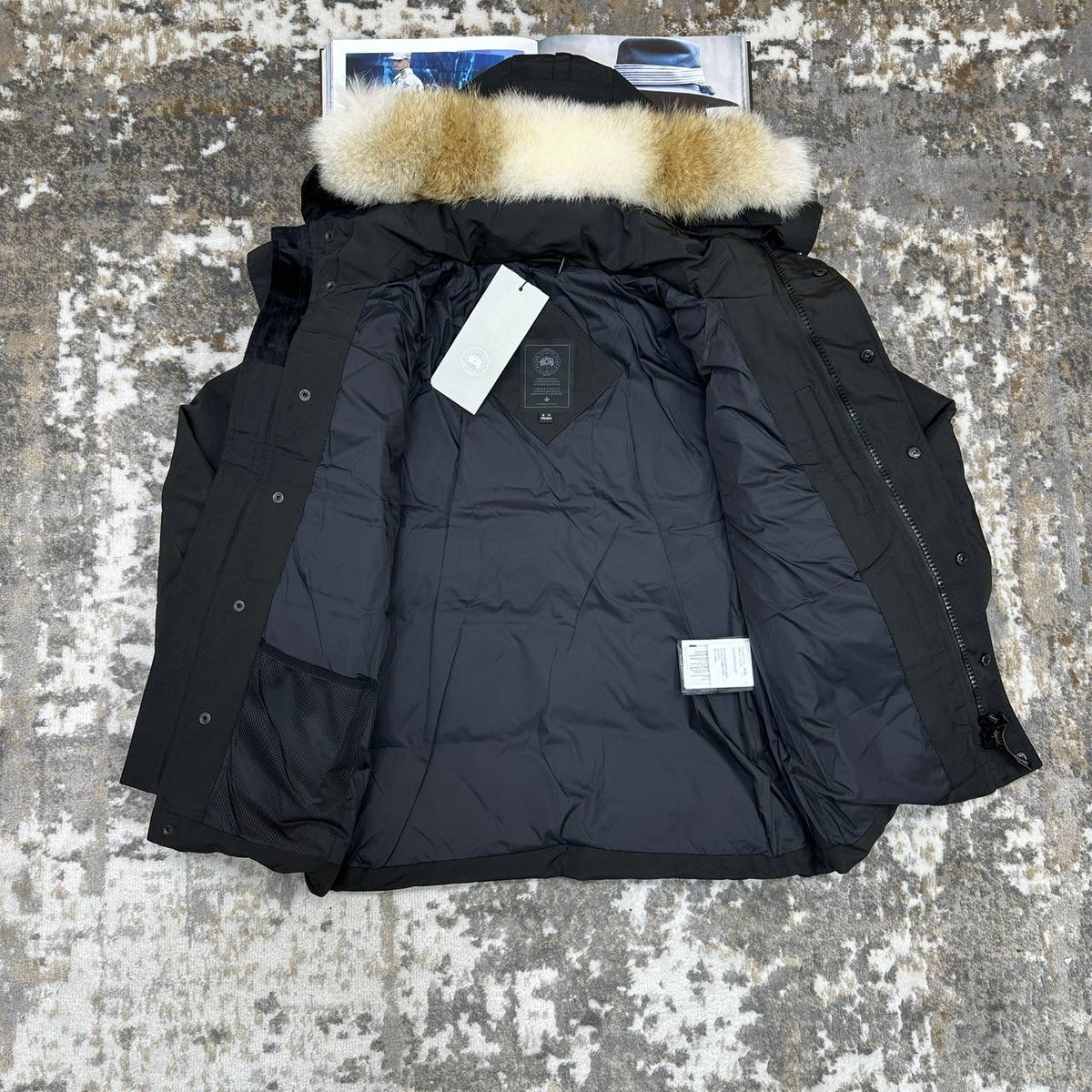 CANDA GOOSE WYNDHAM
WITH DUCK DOWN FUR - BLACK WITH BLACK BADGE