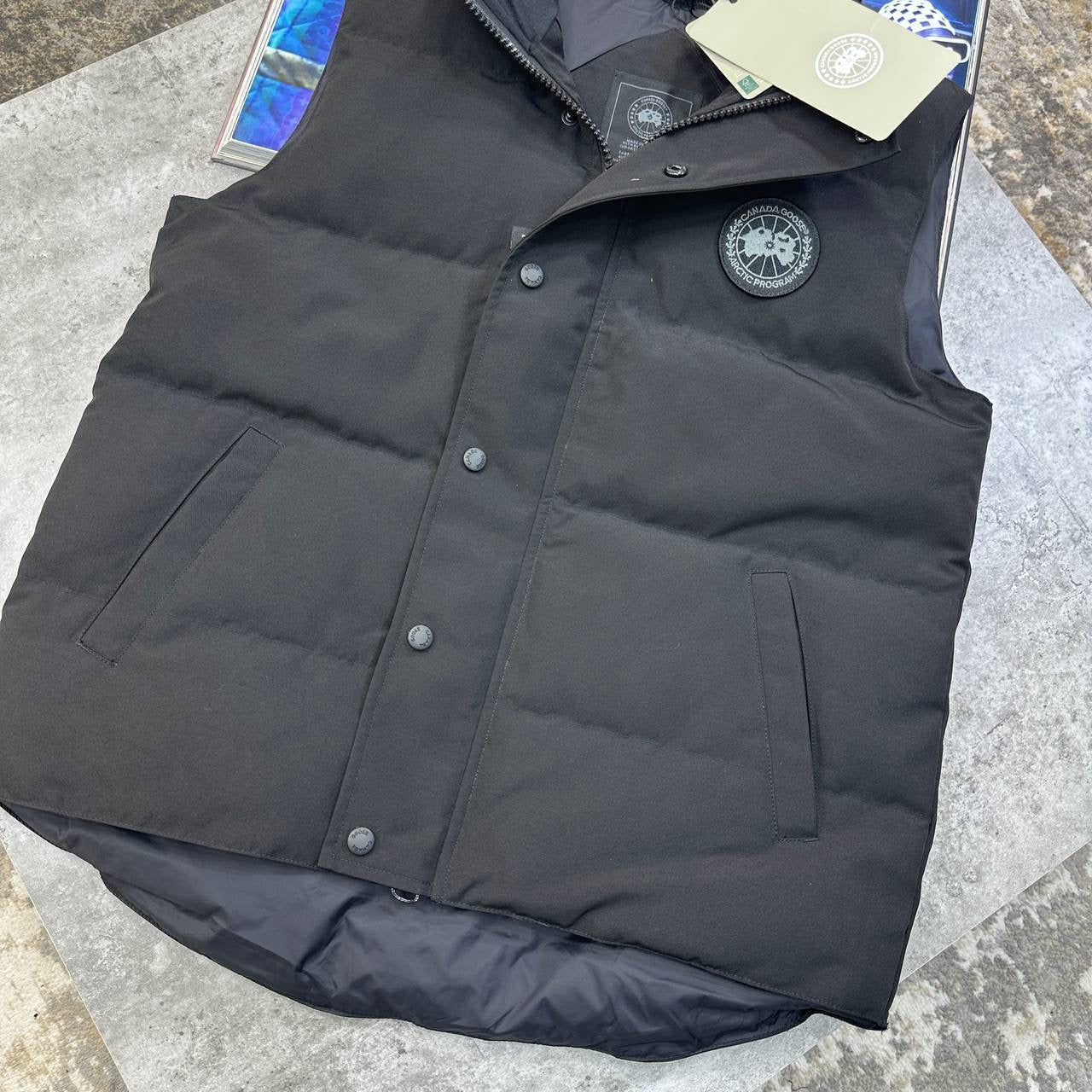 C.G BLACK BADGE BODYWARMER BLACK