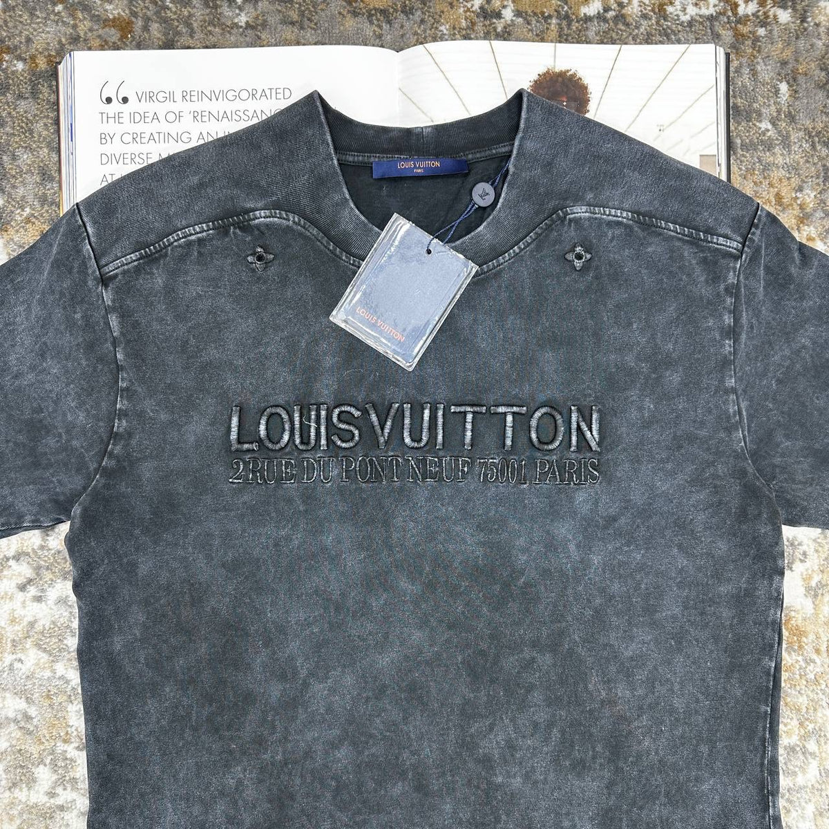 LUOS-VUTON EMBROIDERY TSHIRT-BLACK