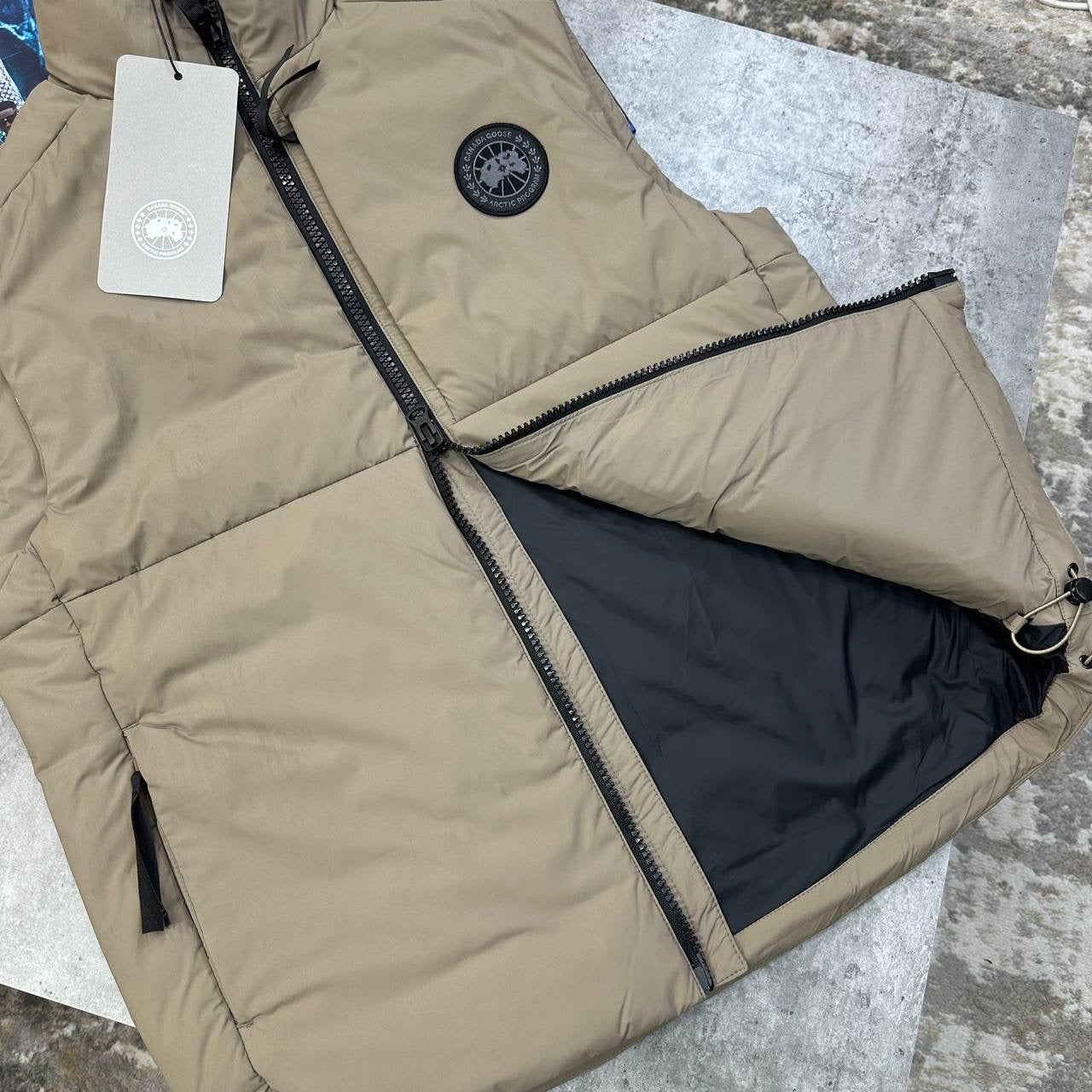 C.G BODYWARMER BLACK BADGE BEIGE