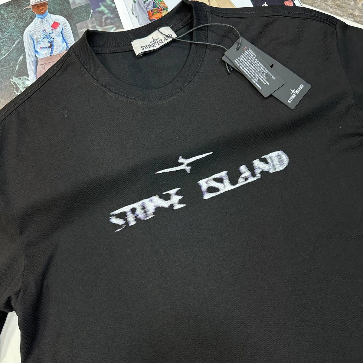 STN-ISLND TSHIRT- BLACK