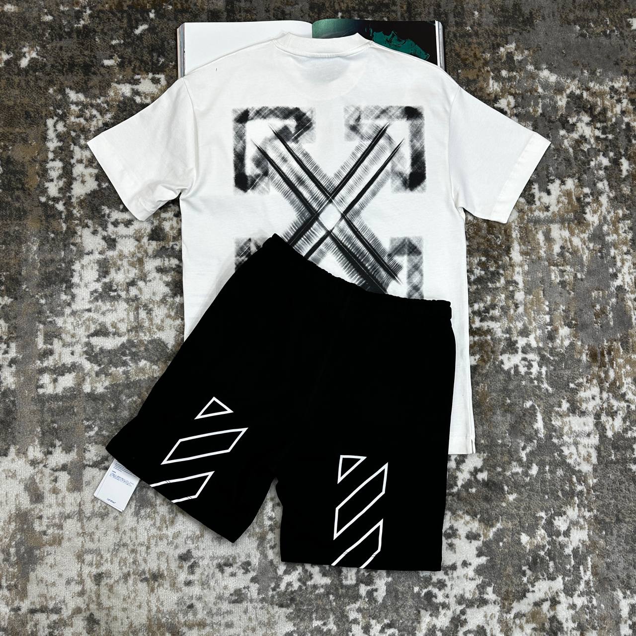OF-WHITE SHORT SET BLACK|WHITE